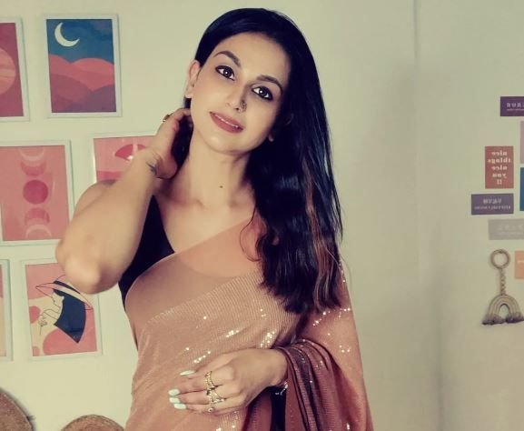 Aanchal Khurana Wiki, Bio, Net Worth, Age, Height & Career Facts - Knownalytics