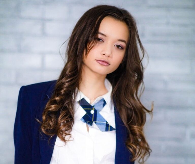 Alex De La Flor Wiki, Bio, Net Worth, Age, Height & Career Facts - Knownalytics