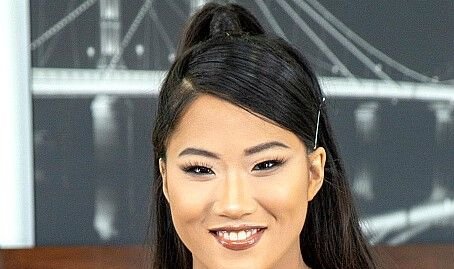 Alona Bloom Wiki, Bio, Net Worth, Age, Height & Career Facts - Knownalytics
