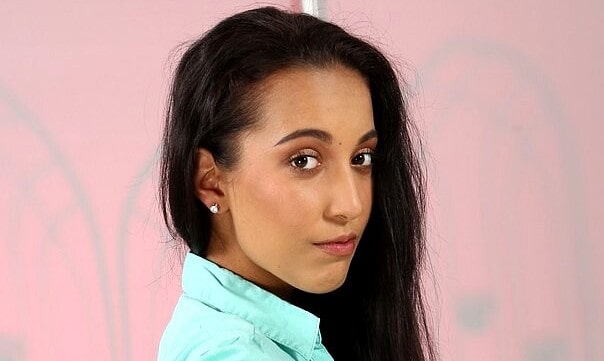 Amanda Estela Age, Wiki, Height, Net Worth, Lifestyle, Career - Knownalytics