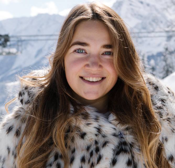 Anastasiya Komarova Wiki, Bio, Net Worth, Age, Height & Career Facts - Knownalytics