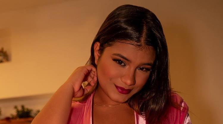 Angie Bravo Wiki, Bio, Net Worth, Age, Height & Career Facts - Knownalytics