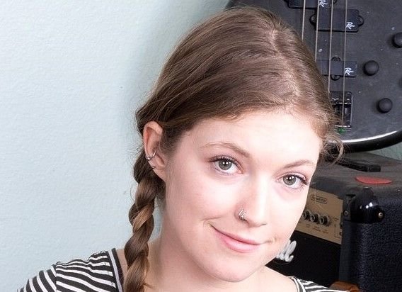 Apricot Pitts Wiki, Bio, Net Worth, Age, Height & Career Facts - Knownalytics