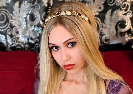 April Vixxi