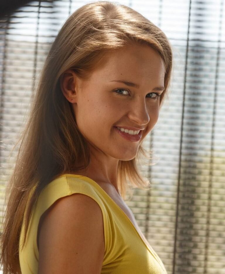 April Brookes Wiki, Bio, Net Worth, Age, Height & Career Facts - Knownalytics