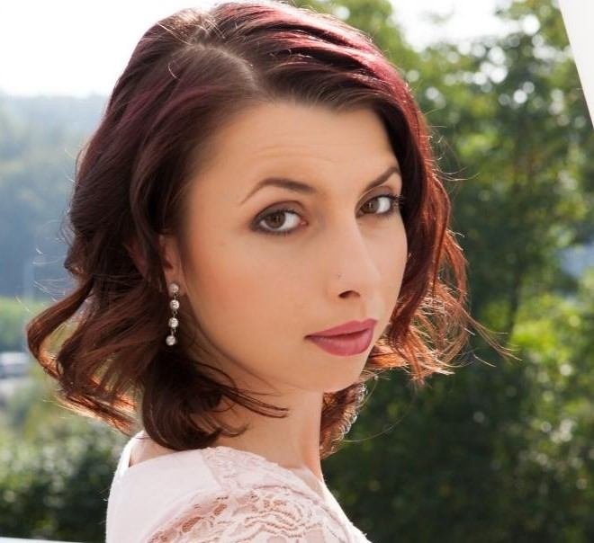 Aralyn Wiki, Bio, Net Worth, Age, Height & Career Facts - Knownalytics