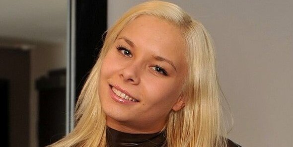 Betsey Kite Wiki, Bio, Net Worth, Age, Height & Career Facts - Knownalytics