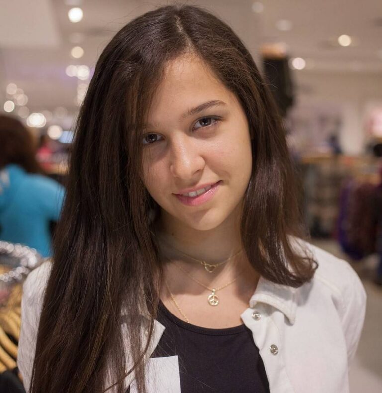Caroline Ray