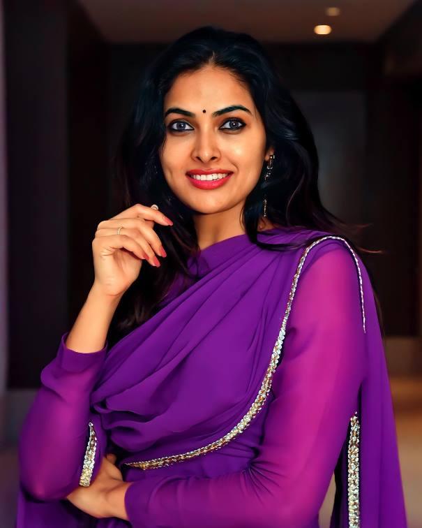 Divi Vadthya
