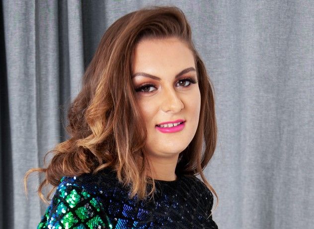 Ella Burke Wiki, Bio, Net Worth, Age, Height & Career Facts - Knownalytics