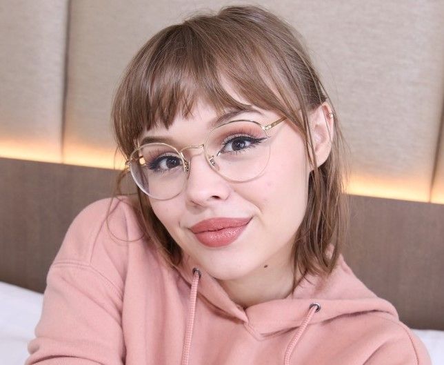 Elle Loveland
