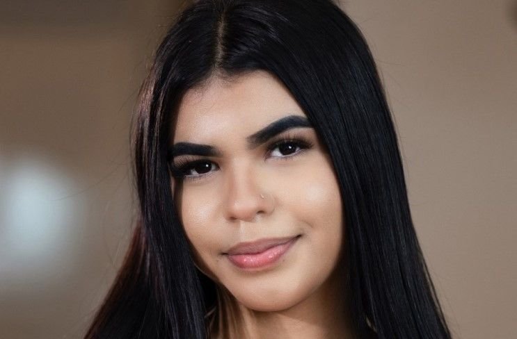 Emma Goddess Wiki, Bio, Net Worth, Age, Height & Career Facts - Knownalytics