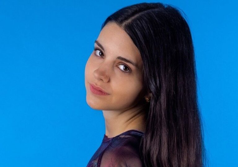 Emmeline Wiki, Bio, Net Worth, Age, Height & Career Facts - Knownalytics