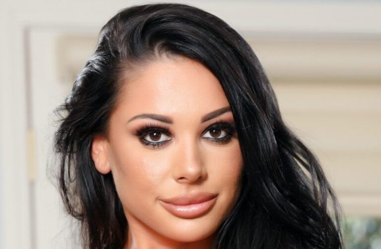 Gianna Grey Wiki, Bio, Net Worth, Age, Height & Career Facts - Knownalytics