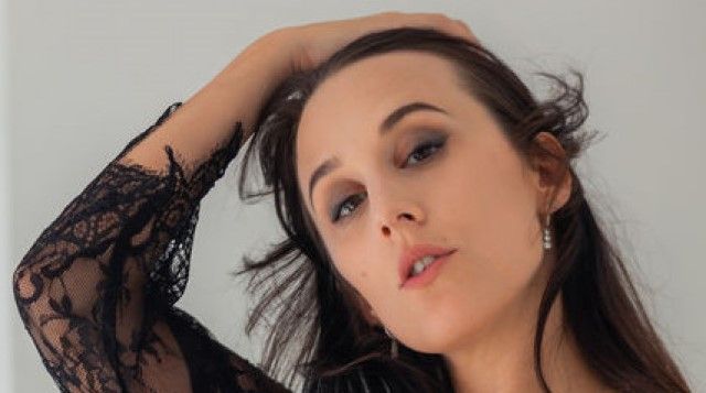 Helena Valle Wiki, Bio, Net Worth, Age, Height & Career Facts - Knownalytics