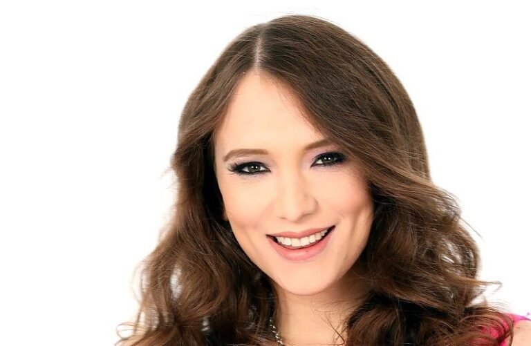 Izzy Lush Wiki, Bio, Net Worth, Age, Height & Career Facts - Knownalytics