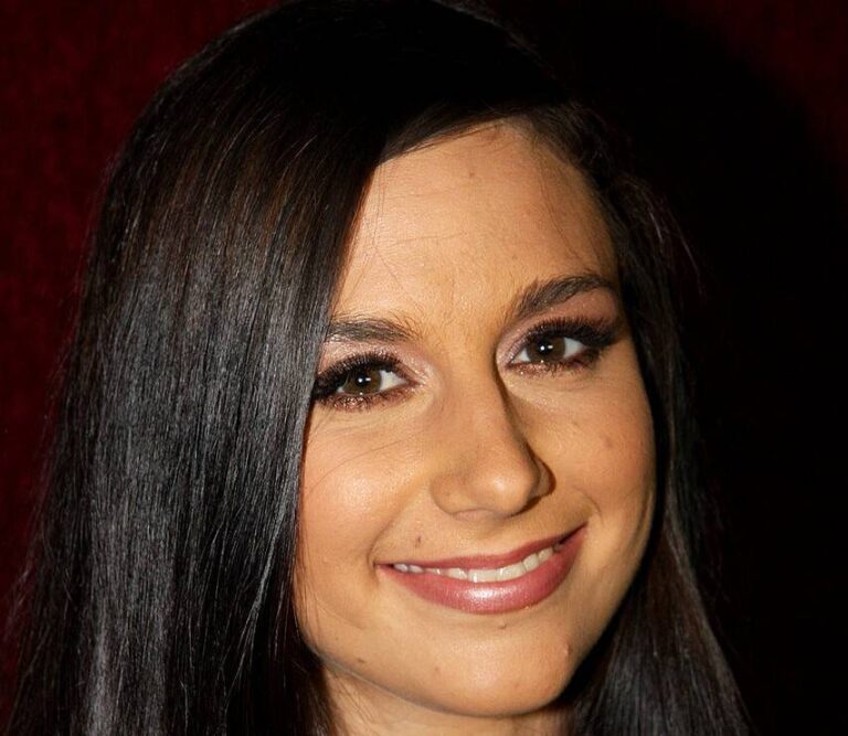 Jackie Ashe Wiki, Bio, Net Worth, Age, Height & Career Facts - Knownalytics