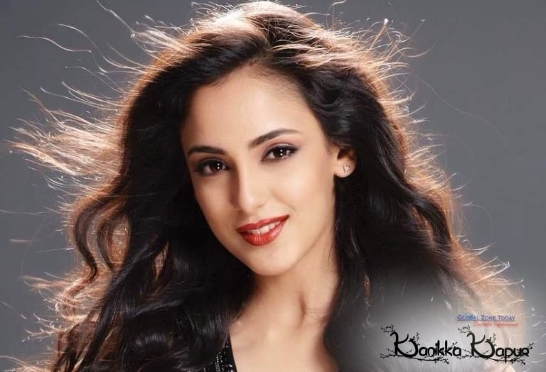 Kanikka Kapur Wiki, Bio, Net Worth, Age, Height & Career Facts - Knownalytics