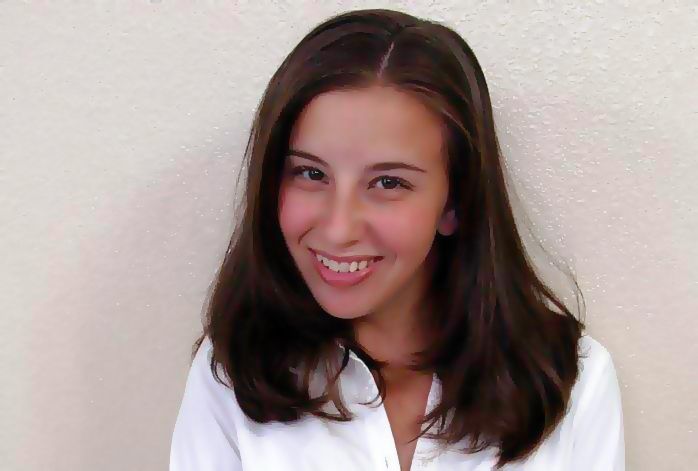 Kelly Kline Age, Height, Net Worth, Salary, Annual Income - Knownalytics