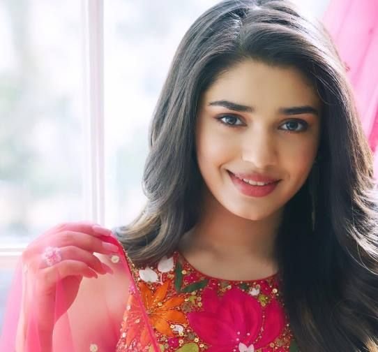 Krithi Shetty Wiki, Bio, Net Worth, Age, Height & Career Facts - Knownalytics