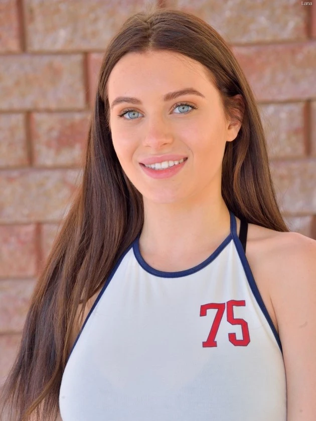 Lana Rhoades Wiki, Bio, Net Worth, Age, Height & Career Facts - Knownalytics