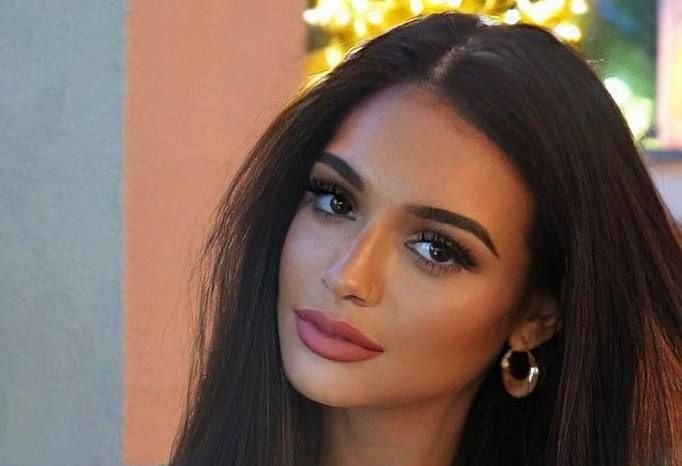 Lexi Sample Wiki, Bio, Net Worth, Age, Height & Career Facts - Knownalytics