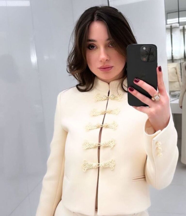 Liya Silver Age, Wiki, Height, Net Worth, Lifestyle, Career - Knownalytics
