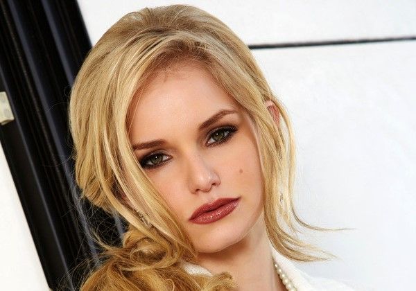 Liz Ashley Wiki, Bio, Net Worth, Age, Height & Career Facts - Knownalytics