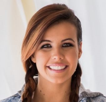 Lyla Dean Age, Height, Net Worth, Salary, Annual Income - Knownalytics