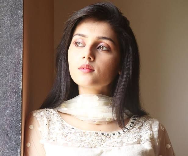 Mallika Singh Age, Height, Net Worth, Salary, Annual Income - Knownalytics