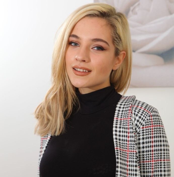 Marie Jones Wiki, Bio, Net Worth, Age, Height & Career Facts - Knownalytics