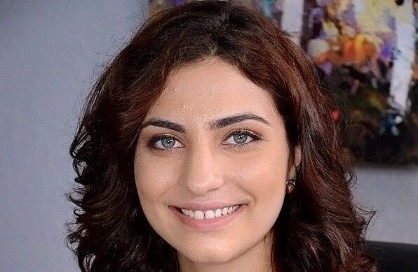 Mouna Leesa Net Worth, Salary, Annual Income, Age, Wiki - Knownalytics