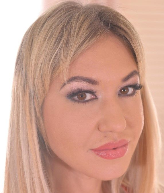 Nikki Dikki