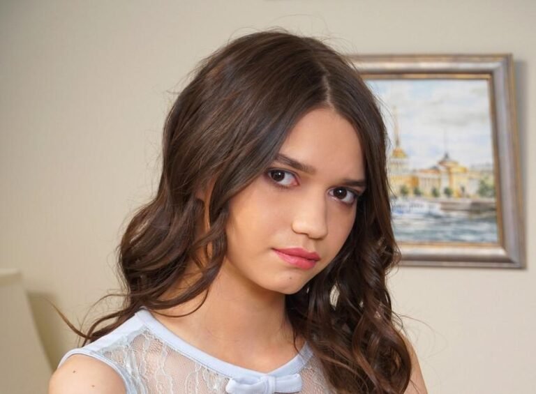 Pinky Breeze Wiki, Bio, Net Worth, Age, Height & Career Facts - Knownalytics