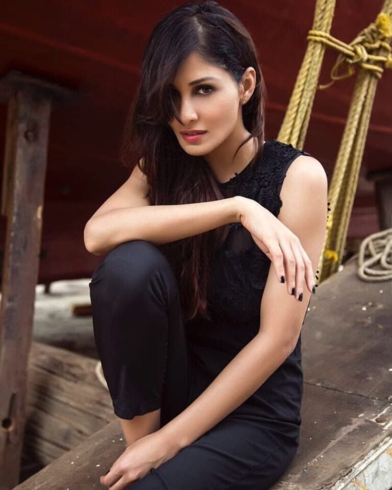 Pooja Chopra Age, Wiki, Height, Net Worth, Lifestyle, Career - Knownalytics