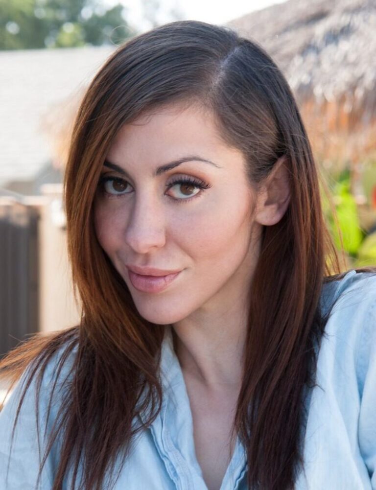Princess Donna Age, Bio, Height, Net Worth, Salary, Career - Knownalytics