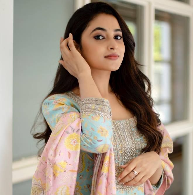 Priyanka Arul Mohan Age, Height, Net Worth, Salary, Annual Income - Knownalytics