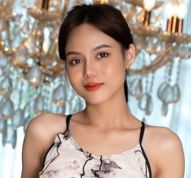 Rose Sarinz Wiki, Bio, Net Worth, Age, Height & Career Facts - Knownalytics