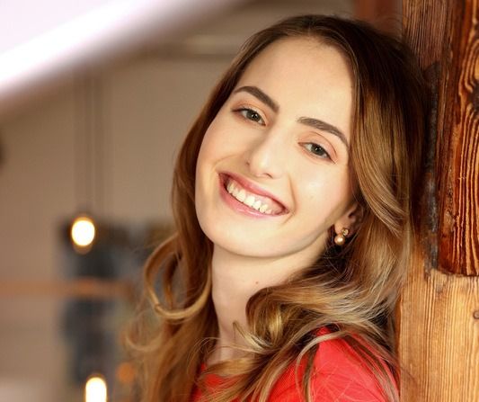 Samantha Shine Wiki, Bio, Net Worth, Age, Height & Career Facts - Knownalytics