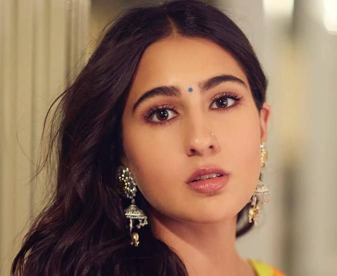 Sara Ali Khan Wiki, Bio, Net Worth, Age, Height & Career Facts - Knownalytics