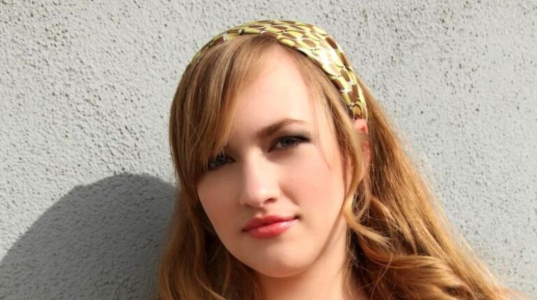 Sara Willis Wiki, Bio, Net Worth, Age, Height & Career Facts - Knownalytics