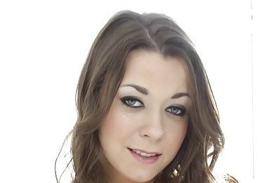 Scarlett Sawyer Age, Height, Net Worth, Salary, Annual Income - Knownalytics