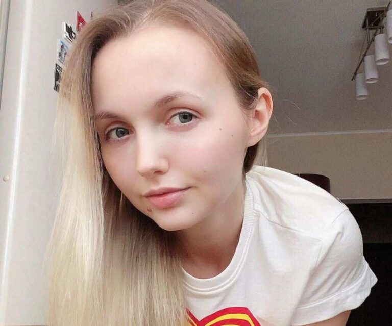 Sia Siberia Wiki, Bio, Net Worth, Age, Height & Career Facts - Knownalytics