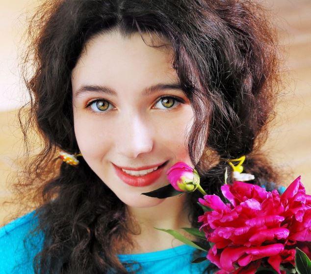 Tasia Loomer Wiki, Bio, Net Worth, Age, Height & Career Facts - Knownalytics
