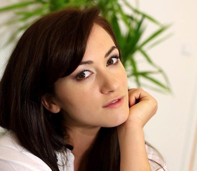 Tess Lyndon Wiki, Bio, Net Worth, Age, Height & Career Facts - Knownalytics