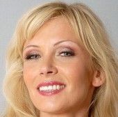 Vivian Schmitt Age, Height, Net Worth, Salary, Annual Income - Knownalytics