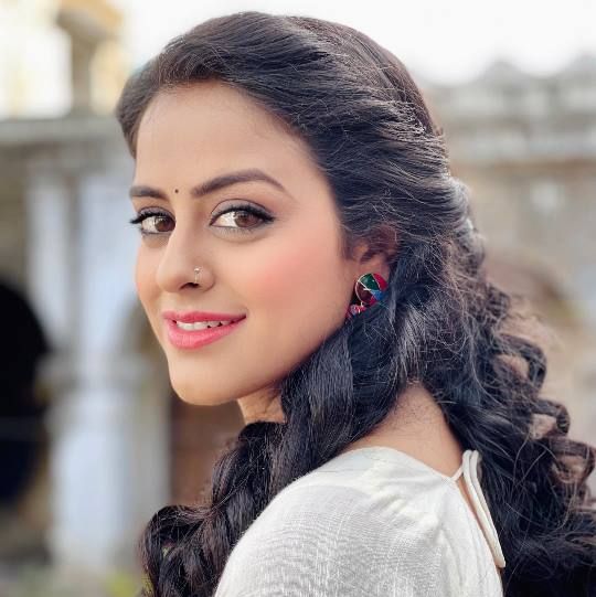 Yamini Singh Age, Height, Net Worth, Salary, Annual Income - Knownalytics